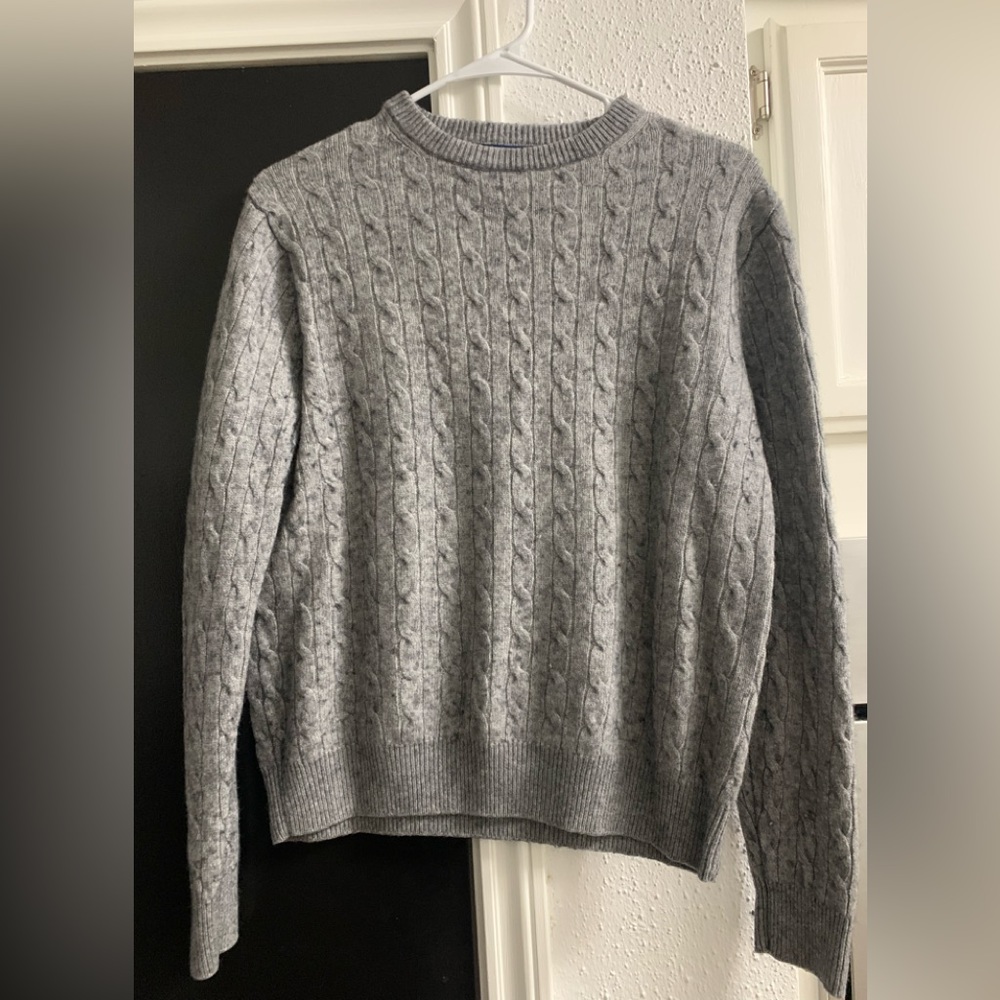 Vineyard vines gray sweater